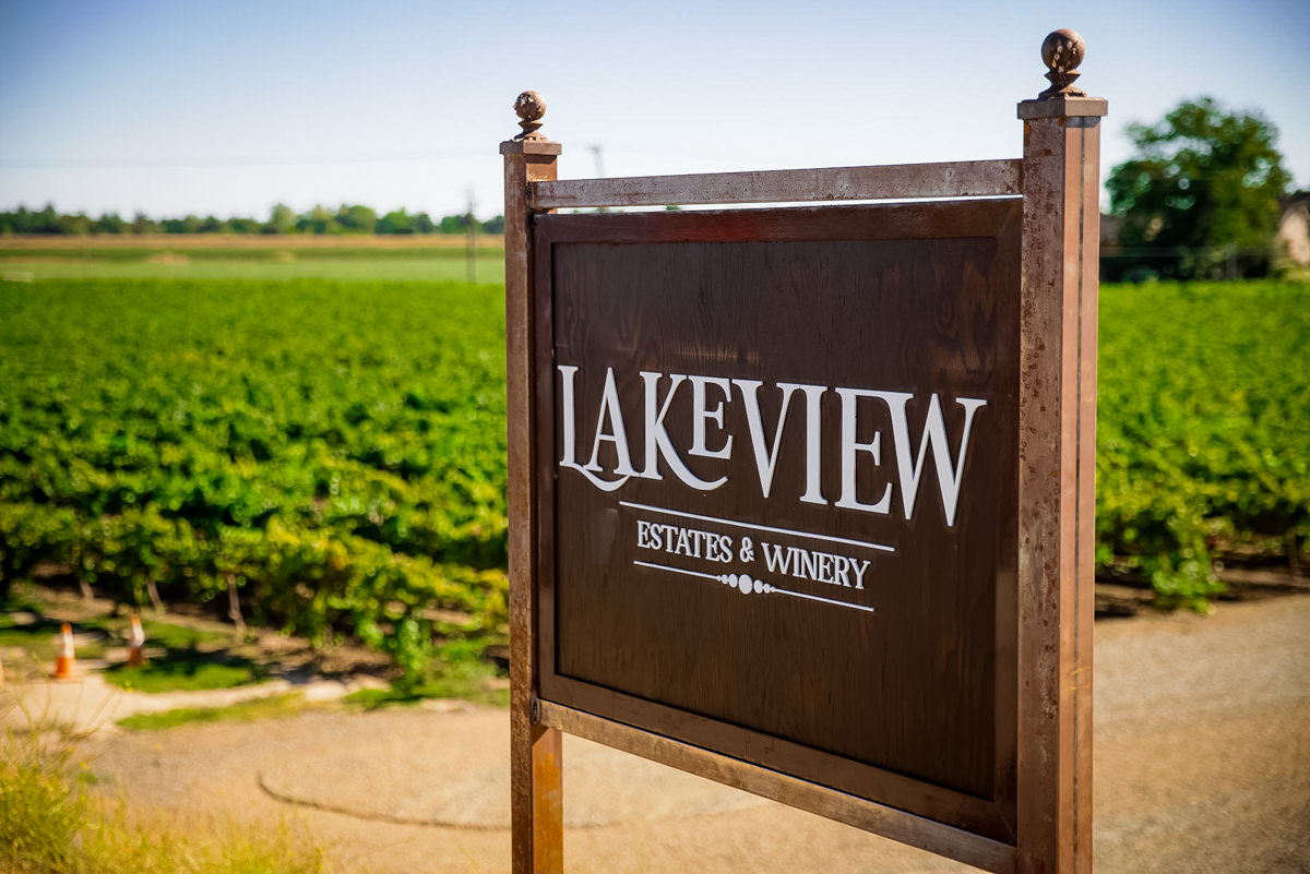 entrance at Lakeview estate and winery in Sacramento